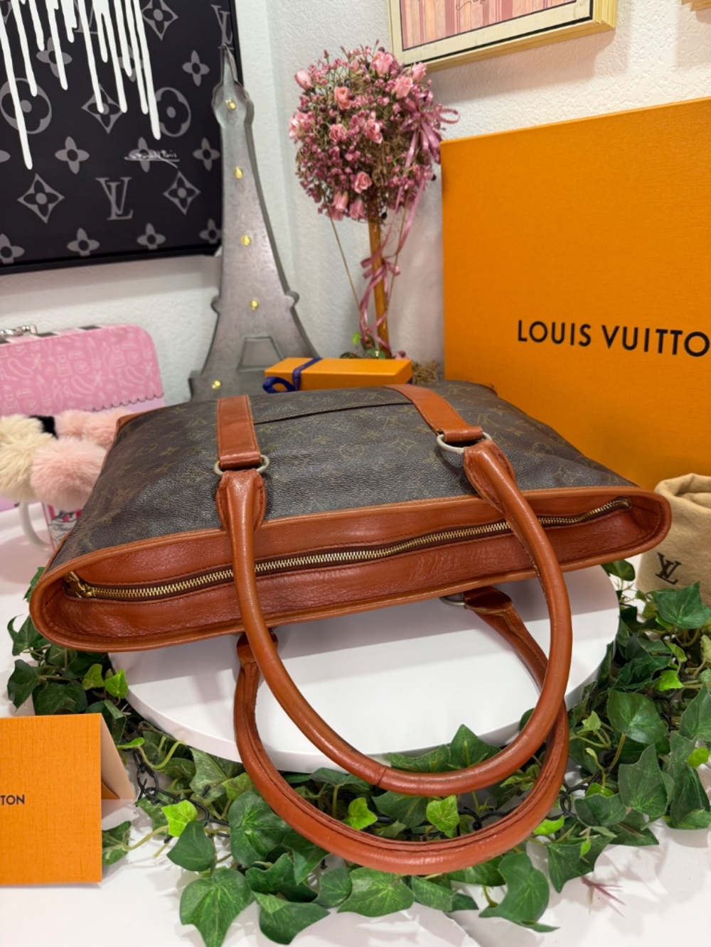 LOUIS VUITTON LARGE MONOGRAM FRENCH TOTE! - Picture 9 of 17